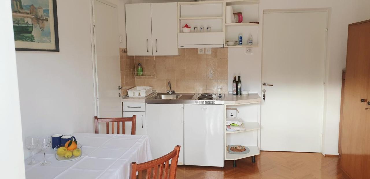 Apartments Lucija スタリー・グラード エクステリア 写真