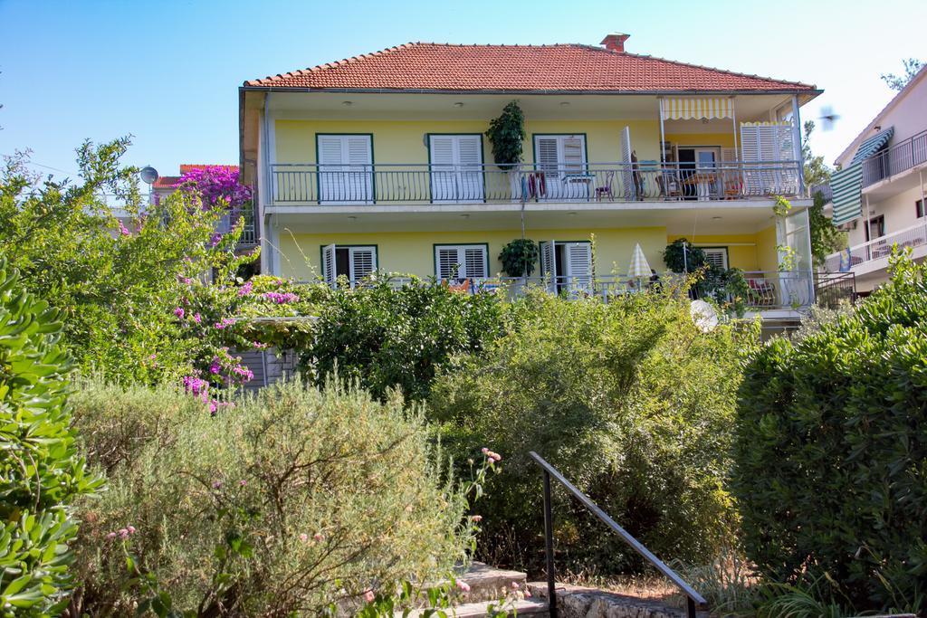 Apartments Lucija スタリー・グラード エクステリア 写真
